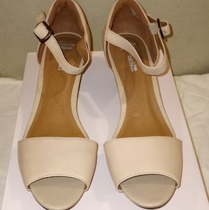 Like new Tan leather wedge sandals